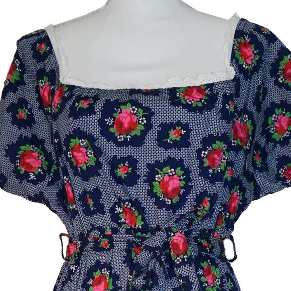 Vintage Late 1960s/Early 1970s Peasant Dress w Tie Included - Picture 3 of 9